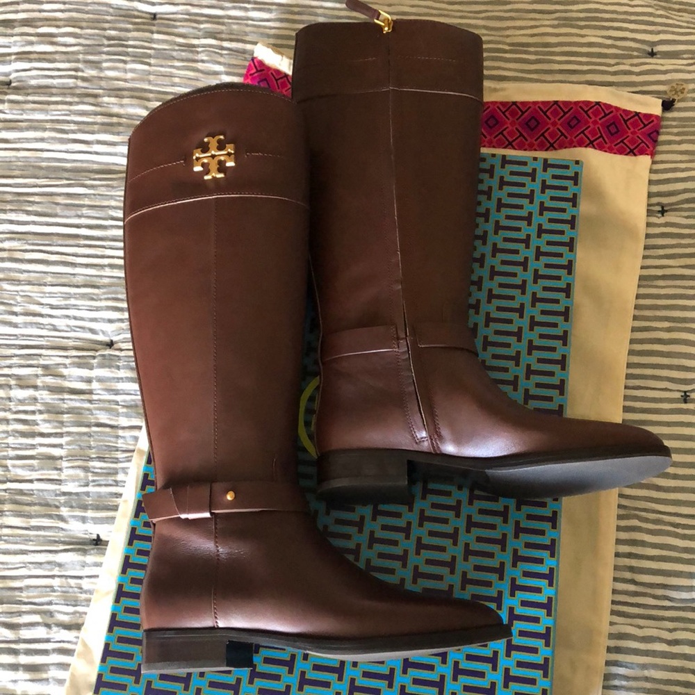 Tory Burch boot